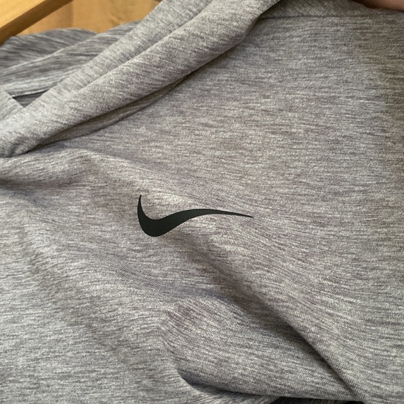 Nike dry fit hoodie like new condition - Picture 6 of 7